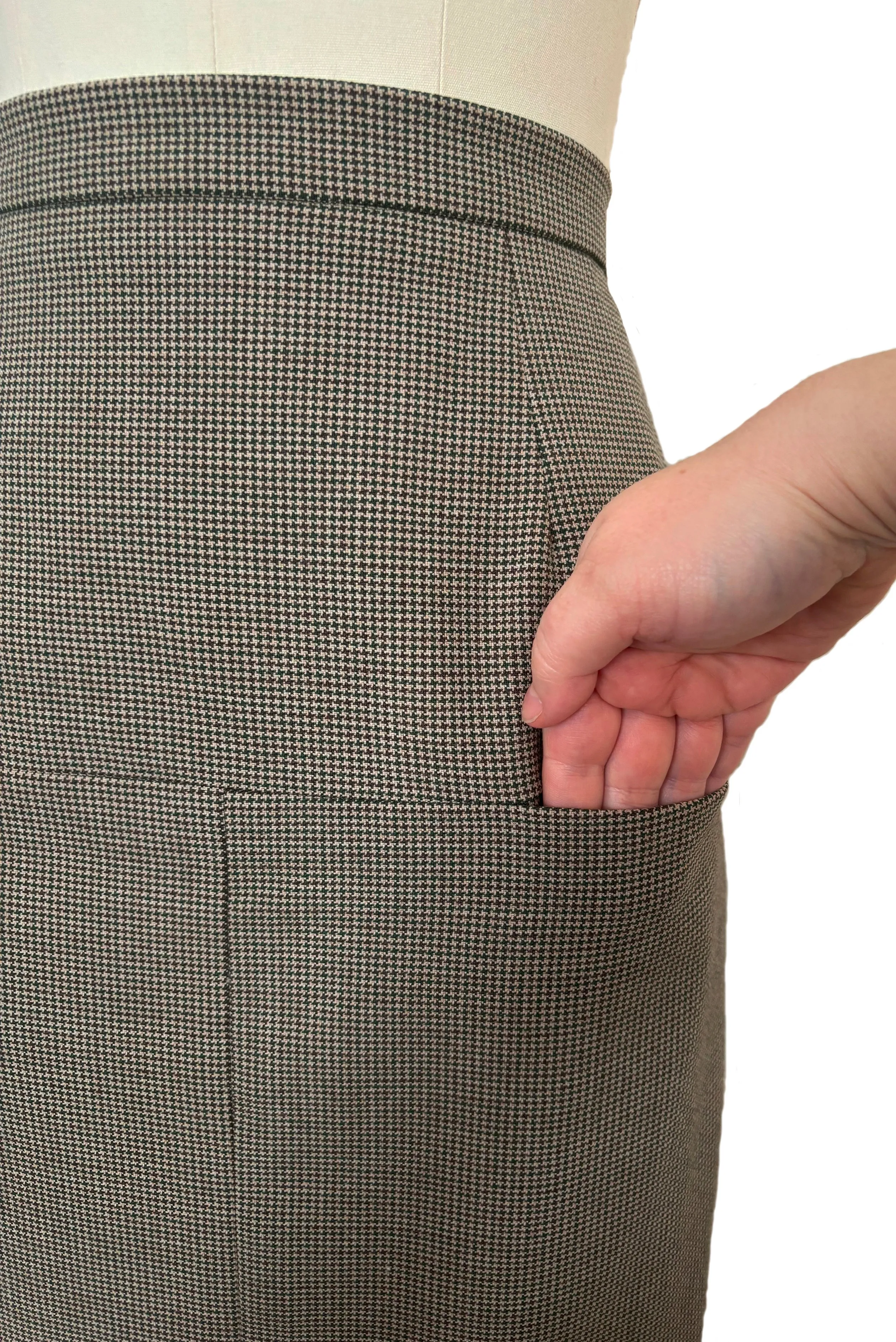 1990s Vintage Brown and Green Houndstooth Pencil Skirt by Chaiken and Capone, Small to Medium