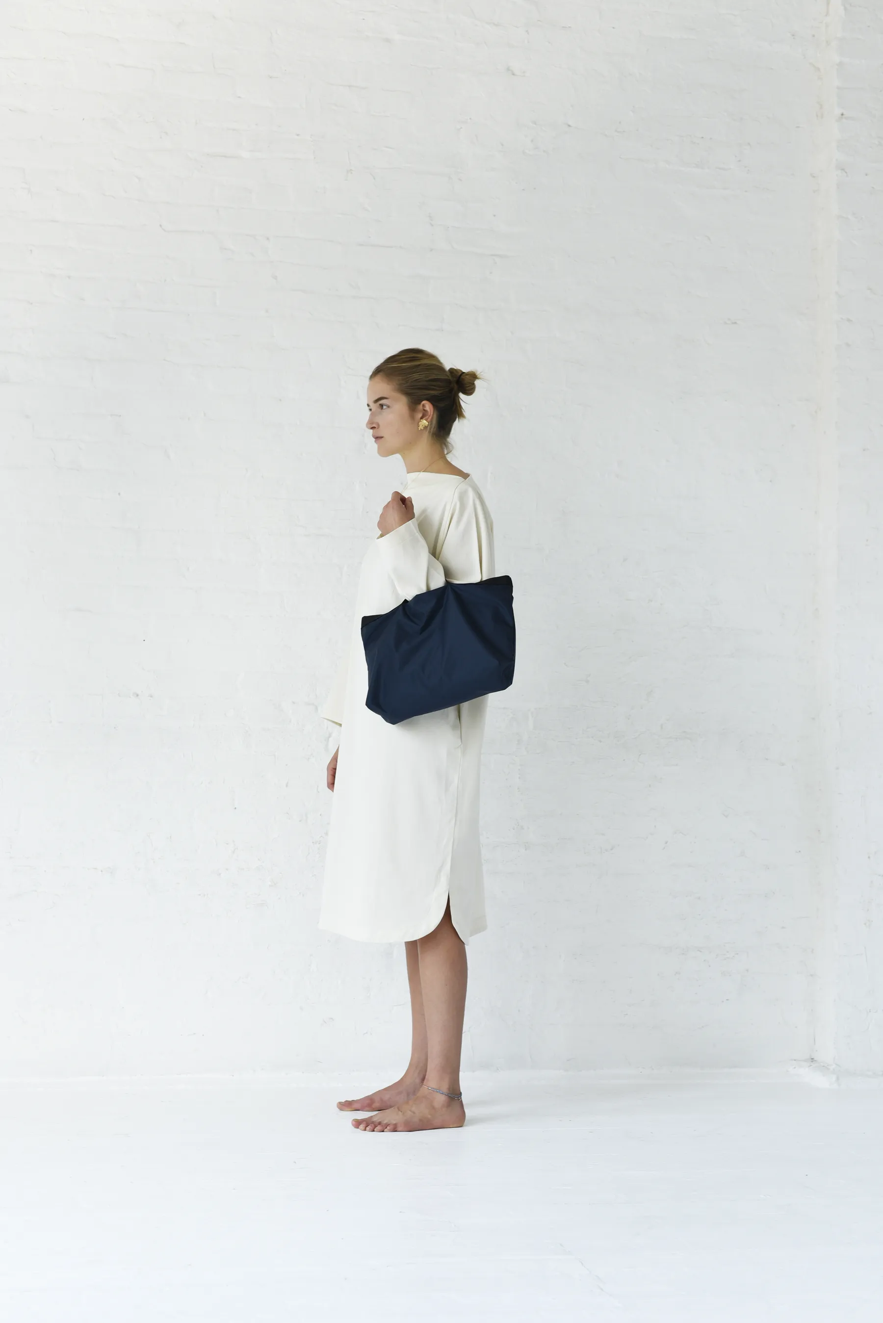 8.6.4 Design 2-way Nylon Tote Navy