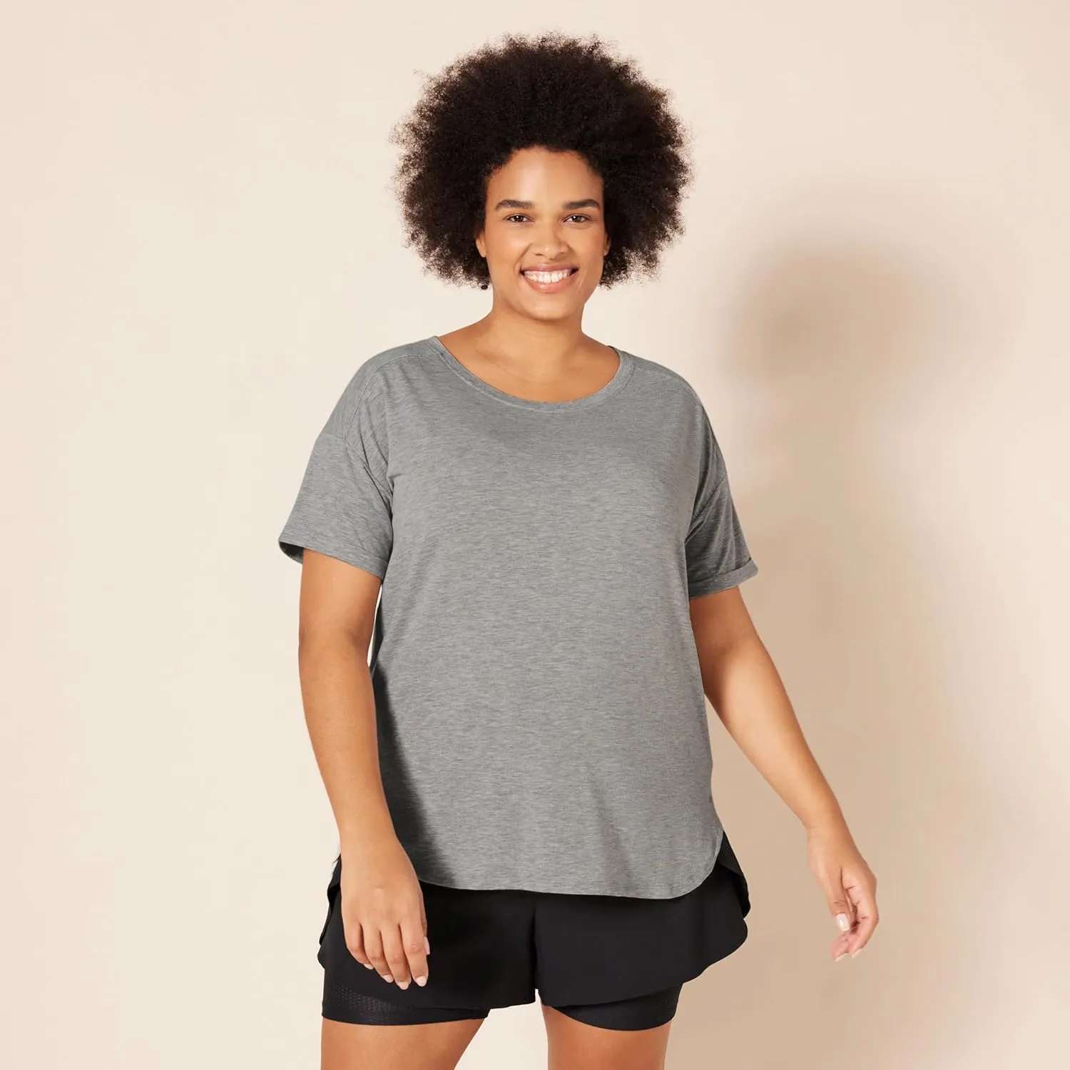 Amazon Essentials Women's Studio Relaxed-Fit Lightweight Crewneck T-Shirt (Available in Plus Size), Multipacks