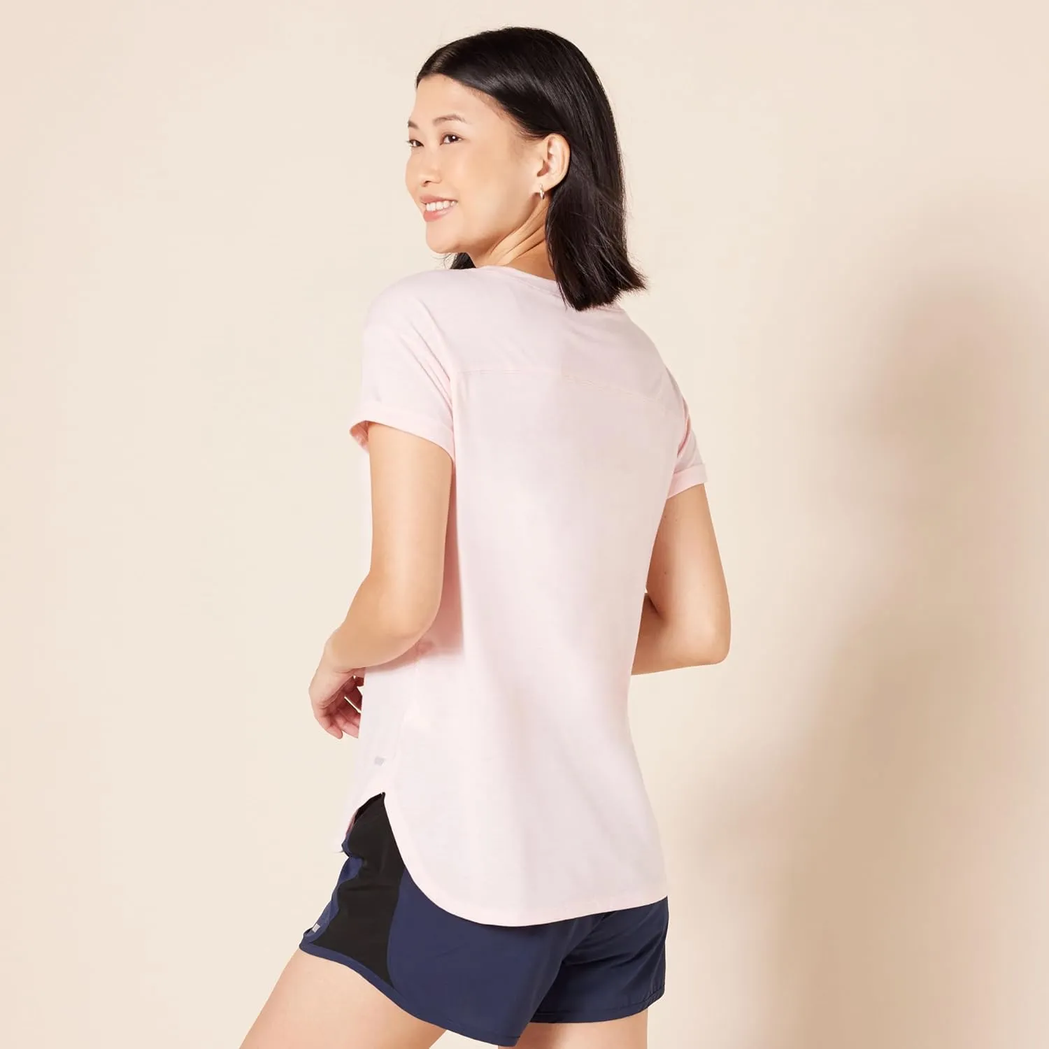 Amazon Essentials Women's Studio Relaxed-Fit Lightweight Crewneck T-Shirt (Available in Plus Size), Multipacks