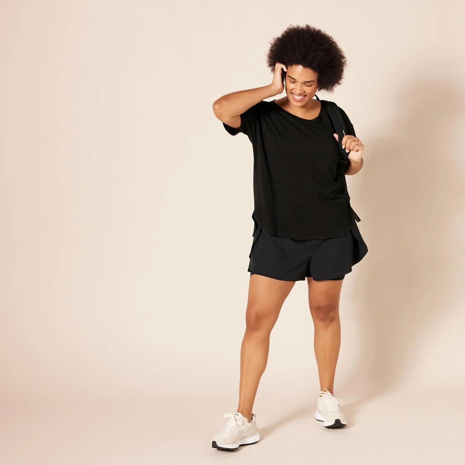 Amazon Essentials Women's Studio Relaxed-Fit Lightweight Crewneck T-Shirt (Available in Plus Size), Multipacks