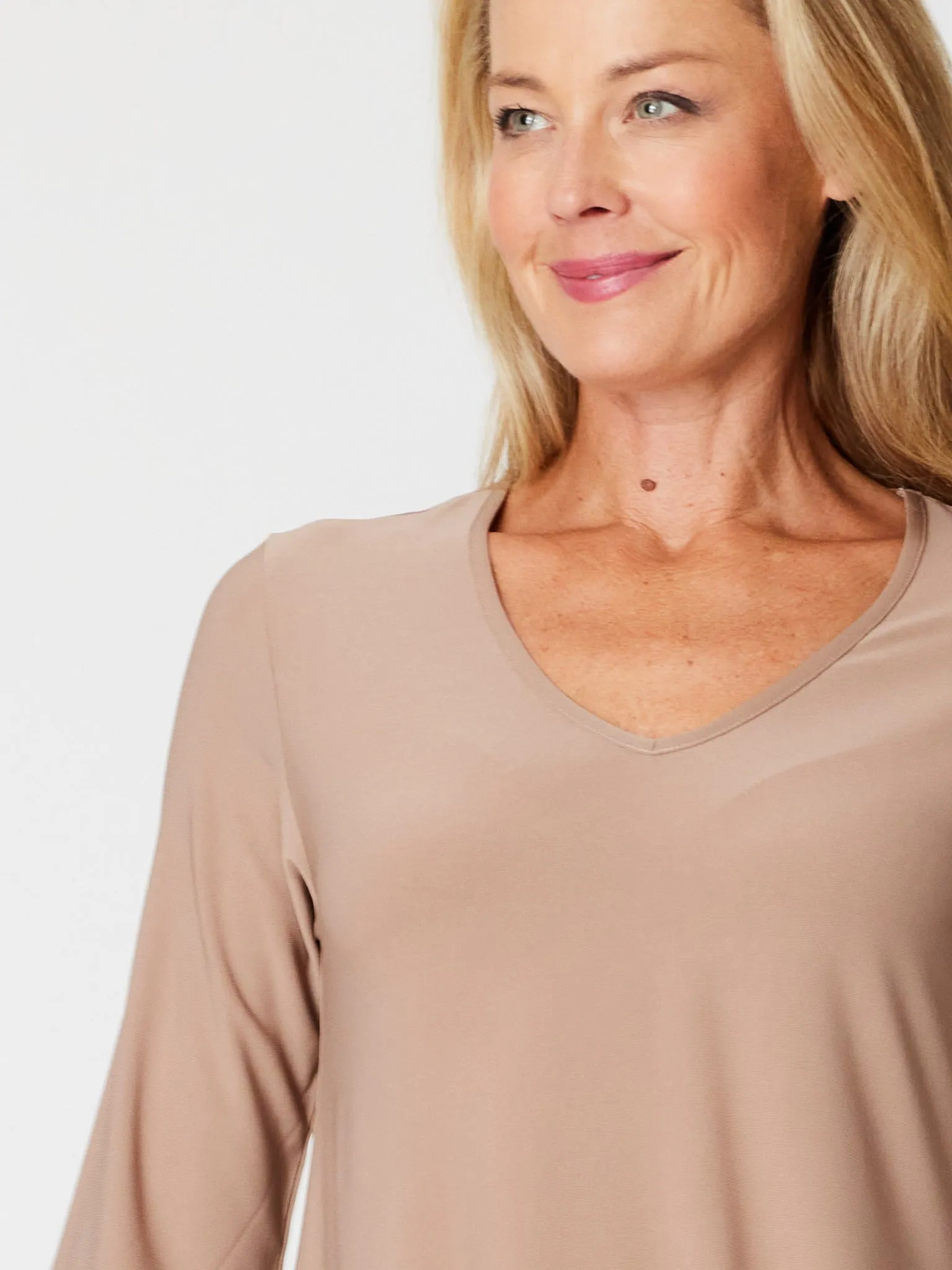 ANDREA VEE NECK MID SLV - Beige - 26355