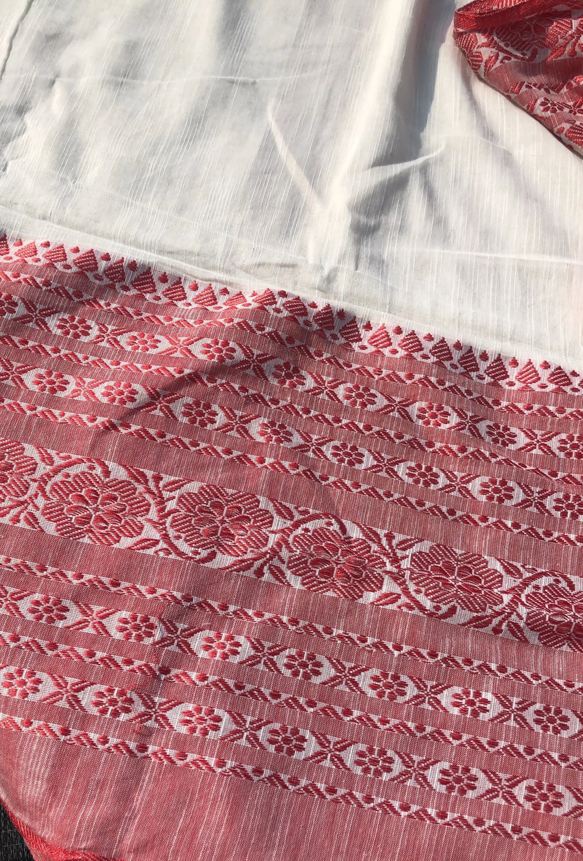 Bengali Pure Handloom Red and White Cotton Saree