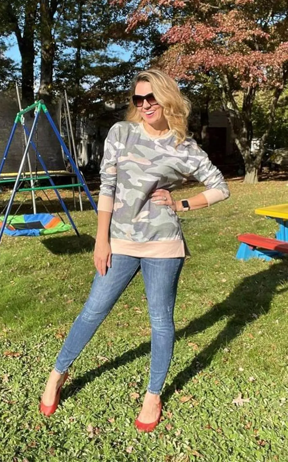 ECOWISH Women Side Split Sweatshirt: Fall Crewneck Long Sleeve Oversized Camo Shirts Casual Camouflage Print Pullover Tops