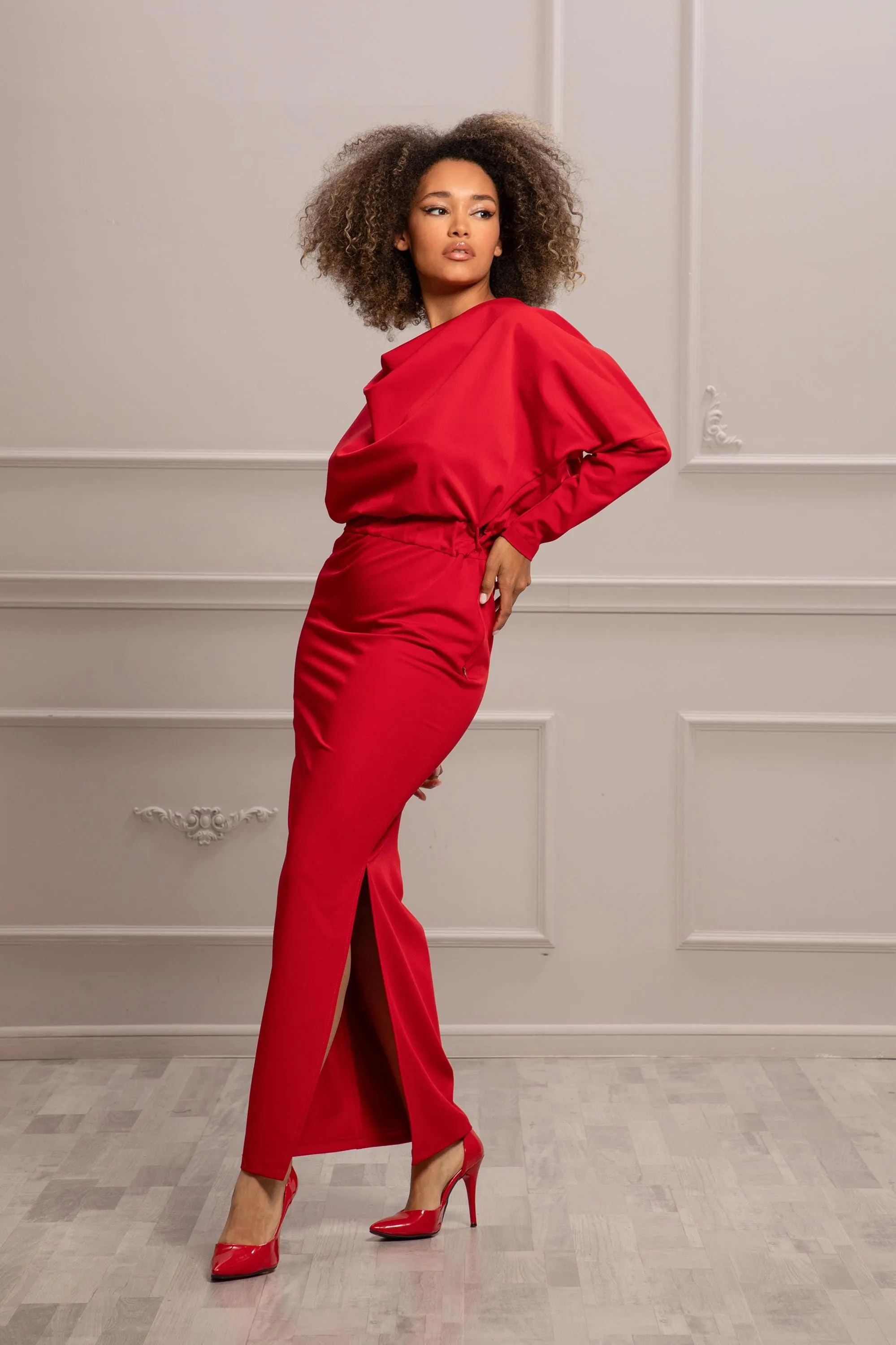 FLATTERING FESTIVE DRESS
