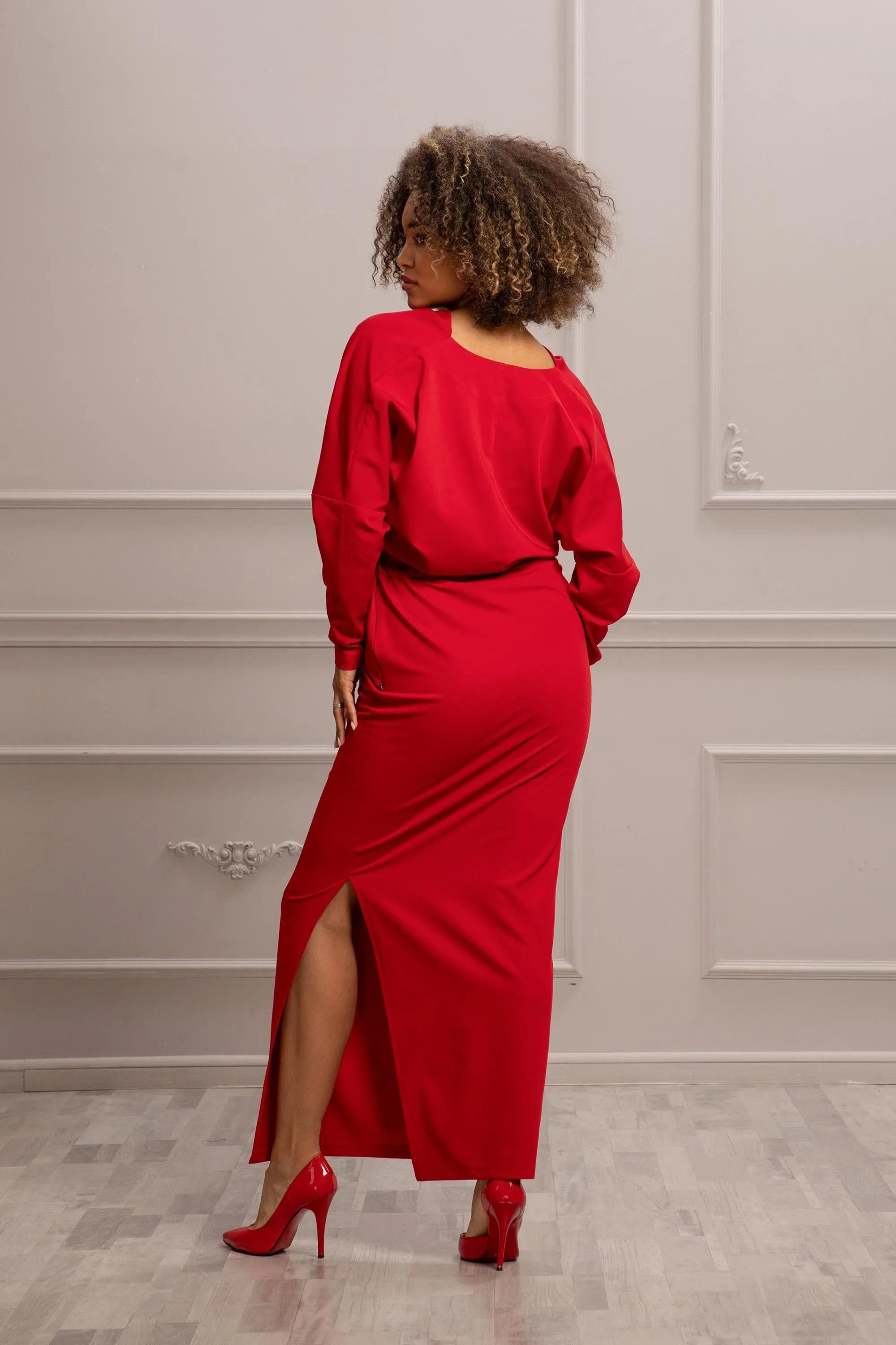 FLATTERING FESTIVE DRESS