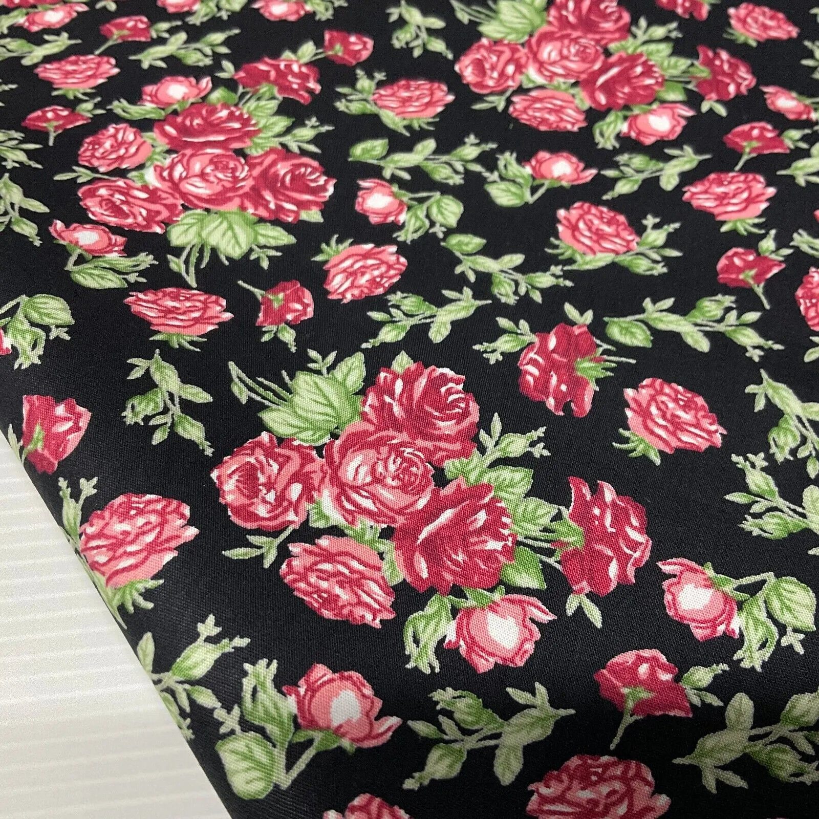 Floral Roses Bunches vintage style Cotton Poplin dress Fabric M1920