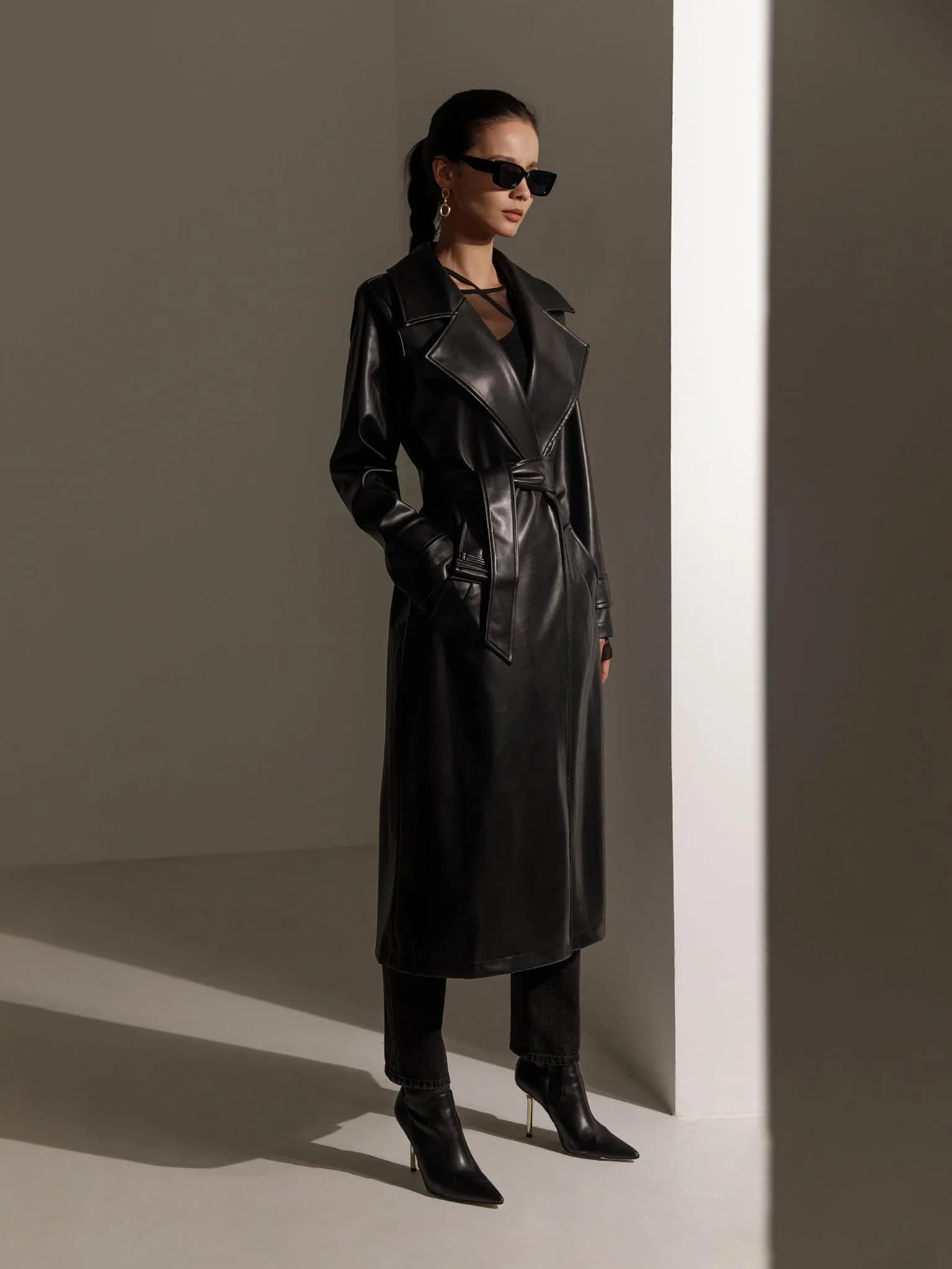 Hutmi Black Leather Long Trench Coat Women Outfit with Belt