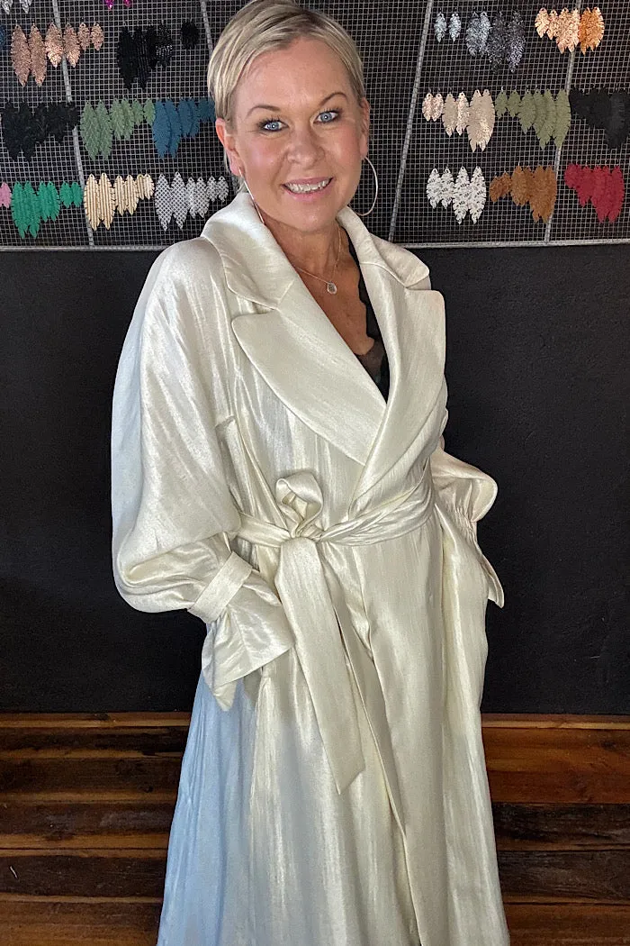 MA DAINTY OPERA TRENCH COAT - CREAM