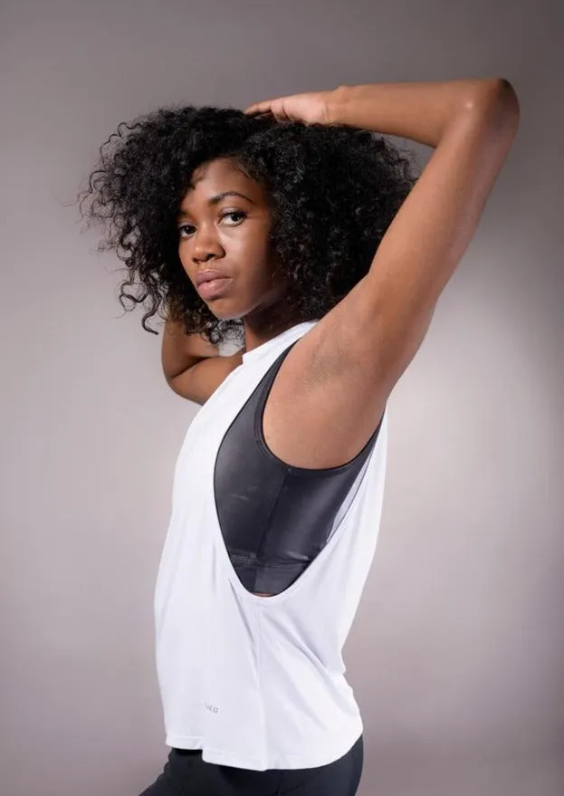 Muscle tank in white