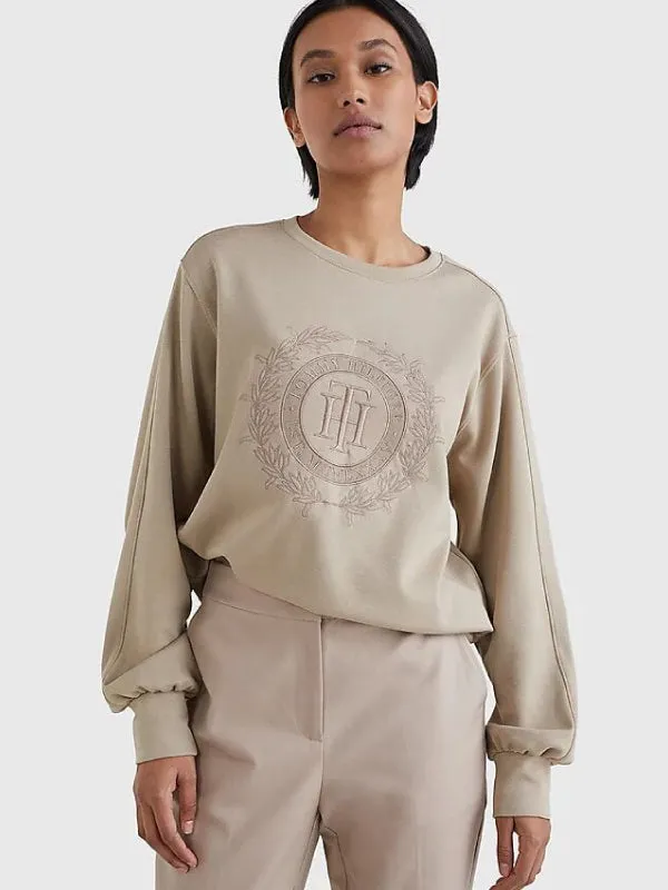 Relaxed Th Crest C-N