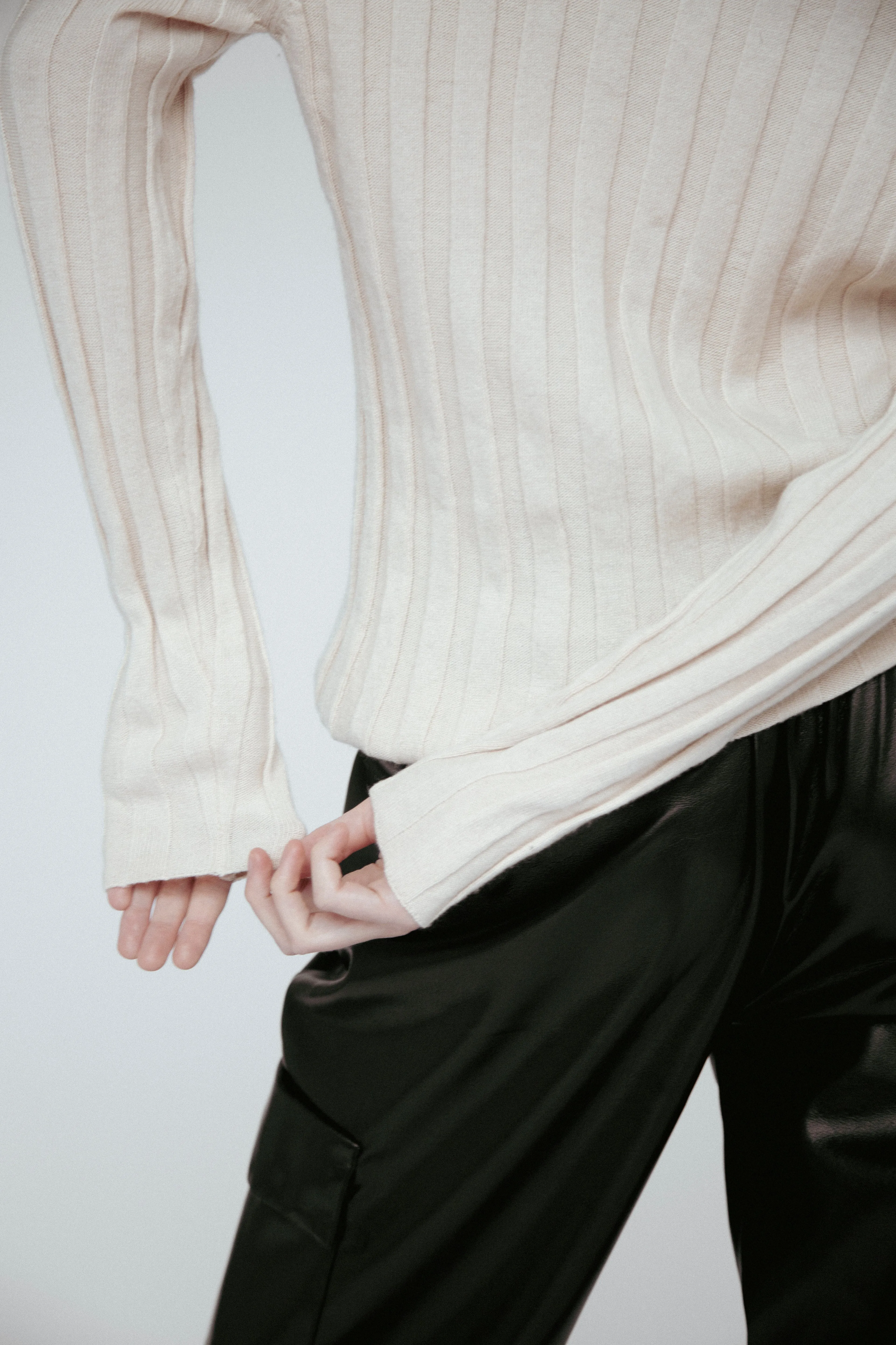 Ribbed Cashmere V Sand