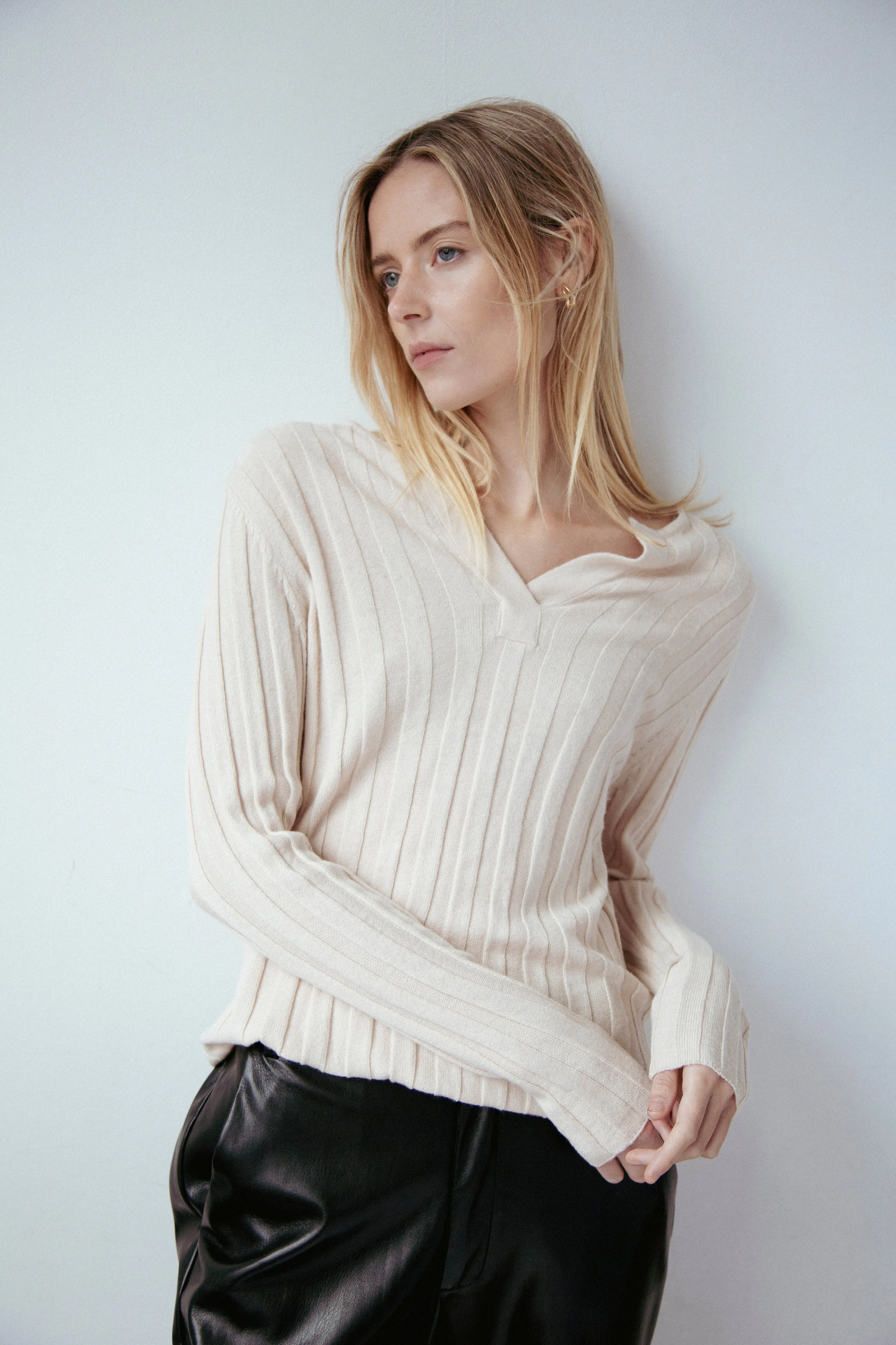 Ribbed Cashmere V Sand