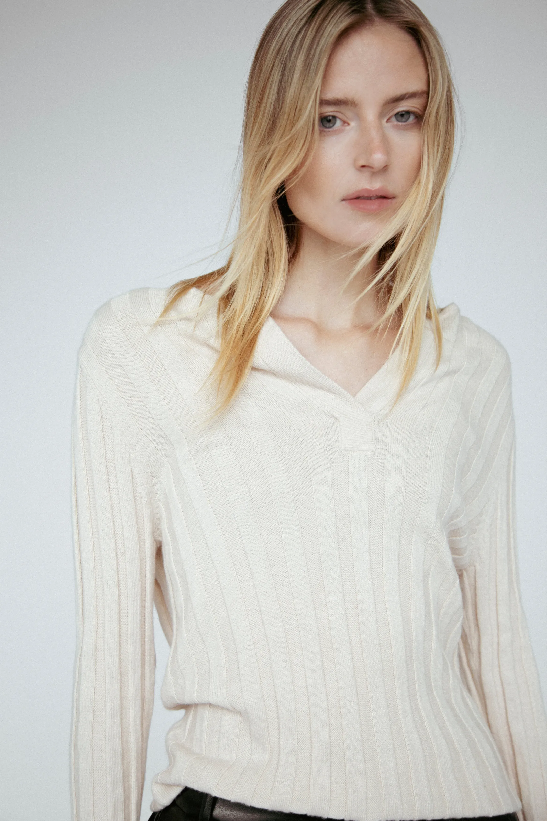 Ribbed Cashmere V Sand