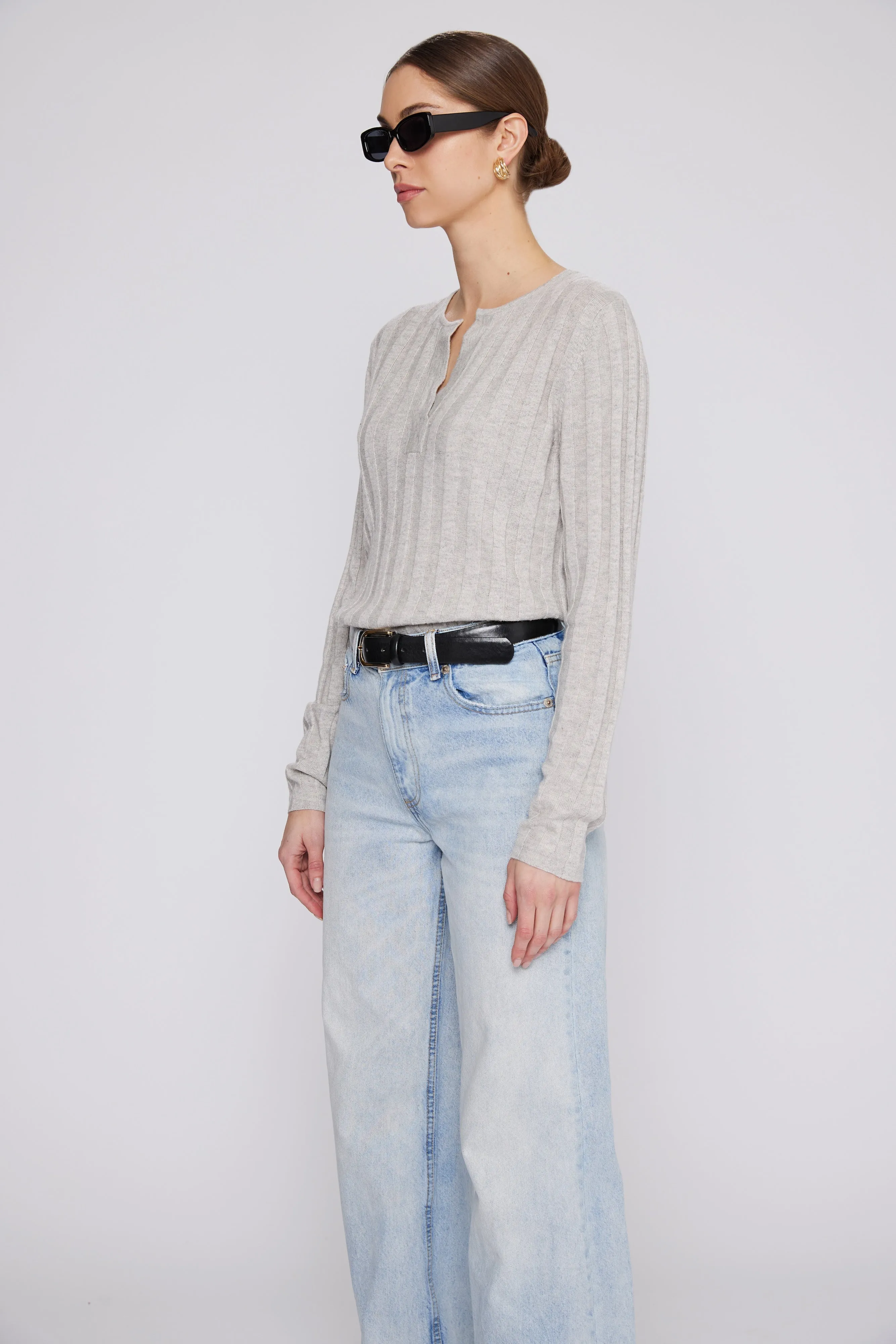 Ribbed Cashmere V Silver