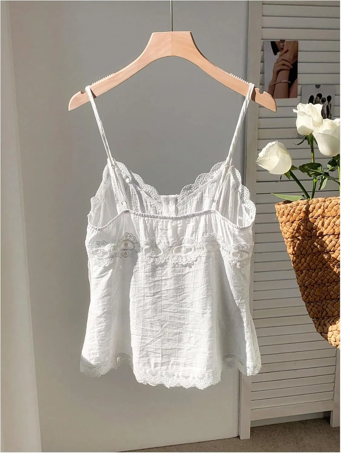SOLY HUX Women's Lace Trim Button Down Blouses Sleeveless Summer Camisole Tops Coquette Clothes