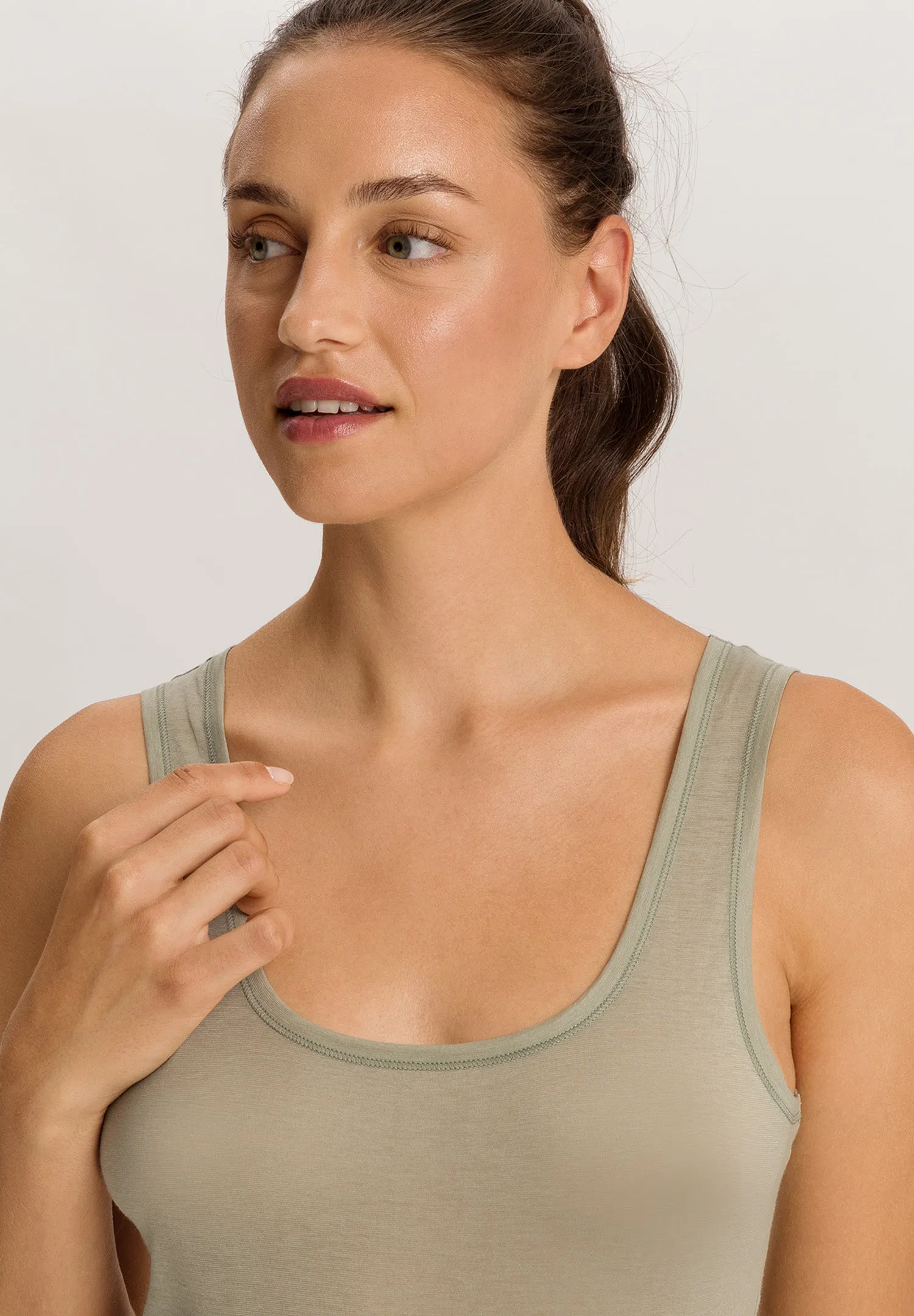 Ultralight Round Neck Cotton Tank Top | Crystal Green 71821-2732