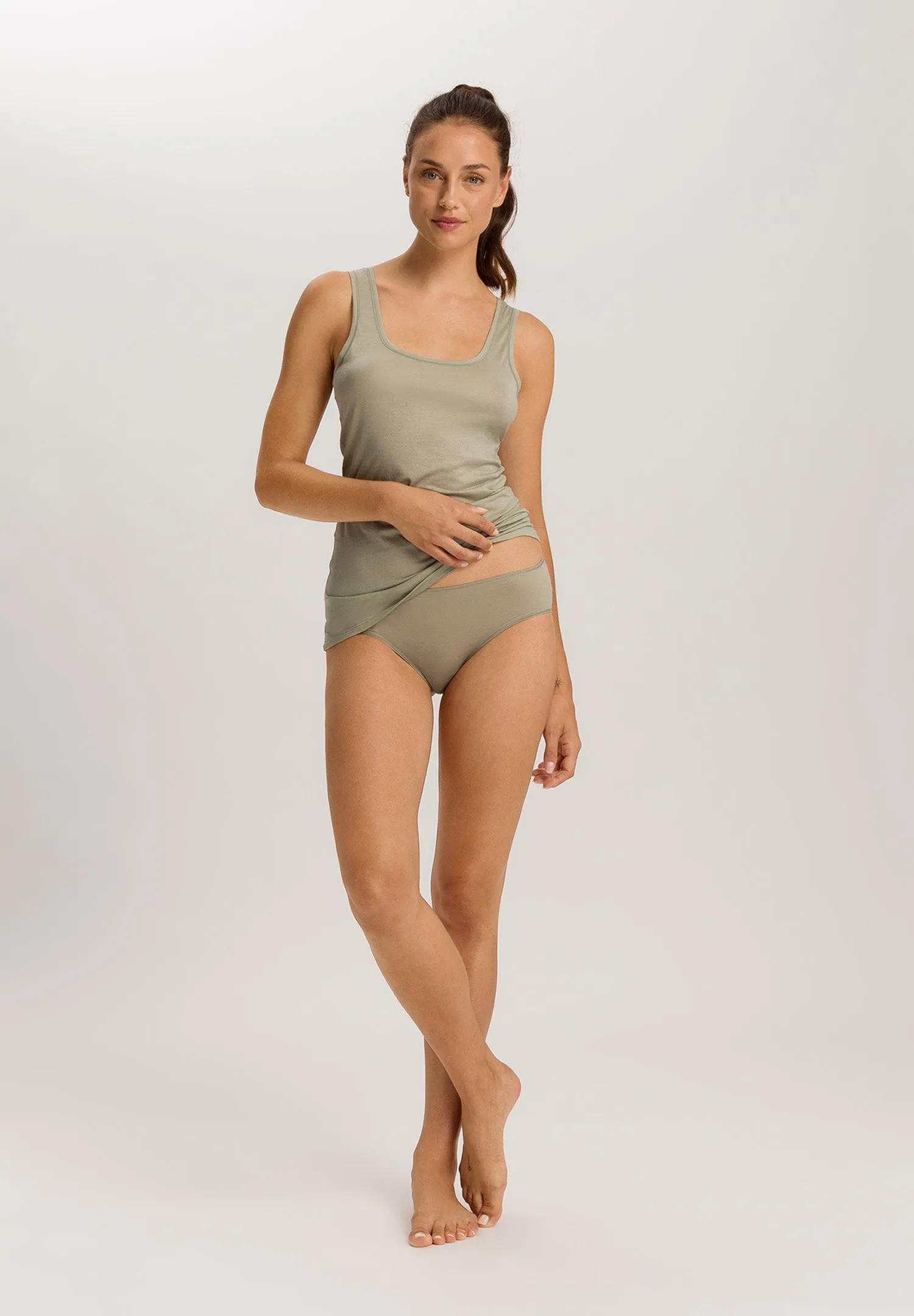 Ultralight Round Neck Cotton Tank Top | Crystal Green 71821-2732