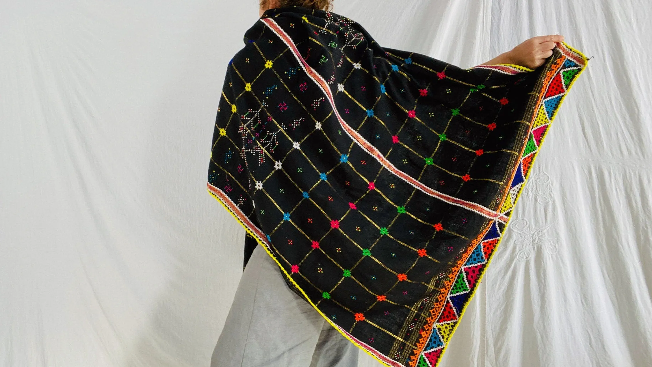 Vintage Rabari Wool Shawl & Throw. Embroidered. 0265